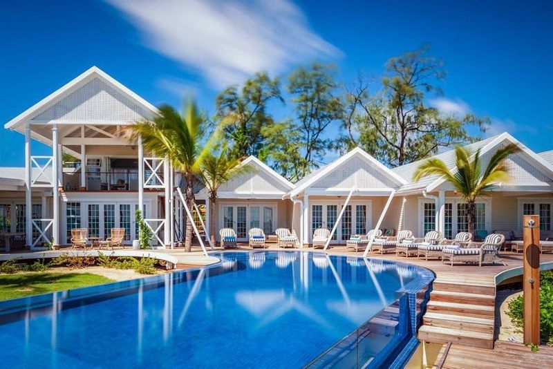 The swimming pool at Thanda Island