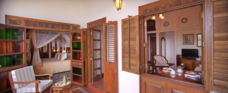Presidential suite - living room & bedroom